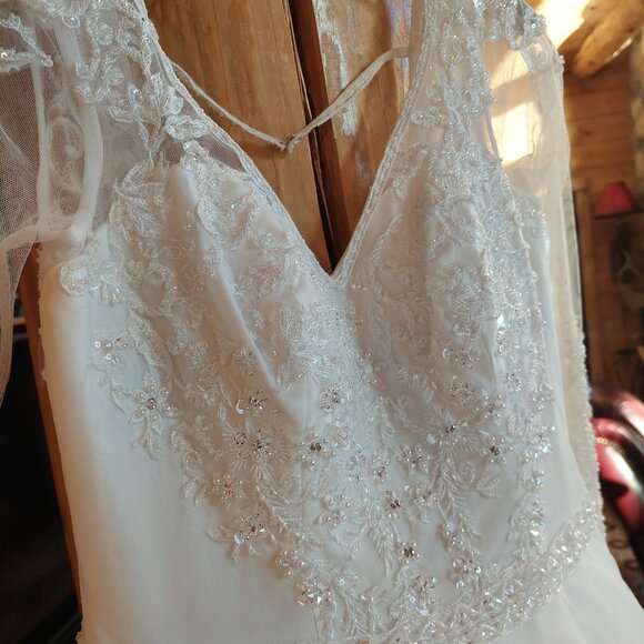 White Mary's Tulle Bridal Ball Gown with Crystal Beads size 8 - Picture 7 of 17